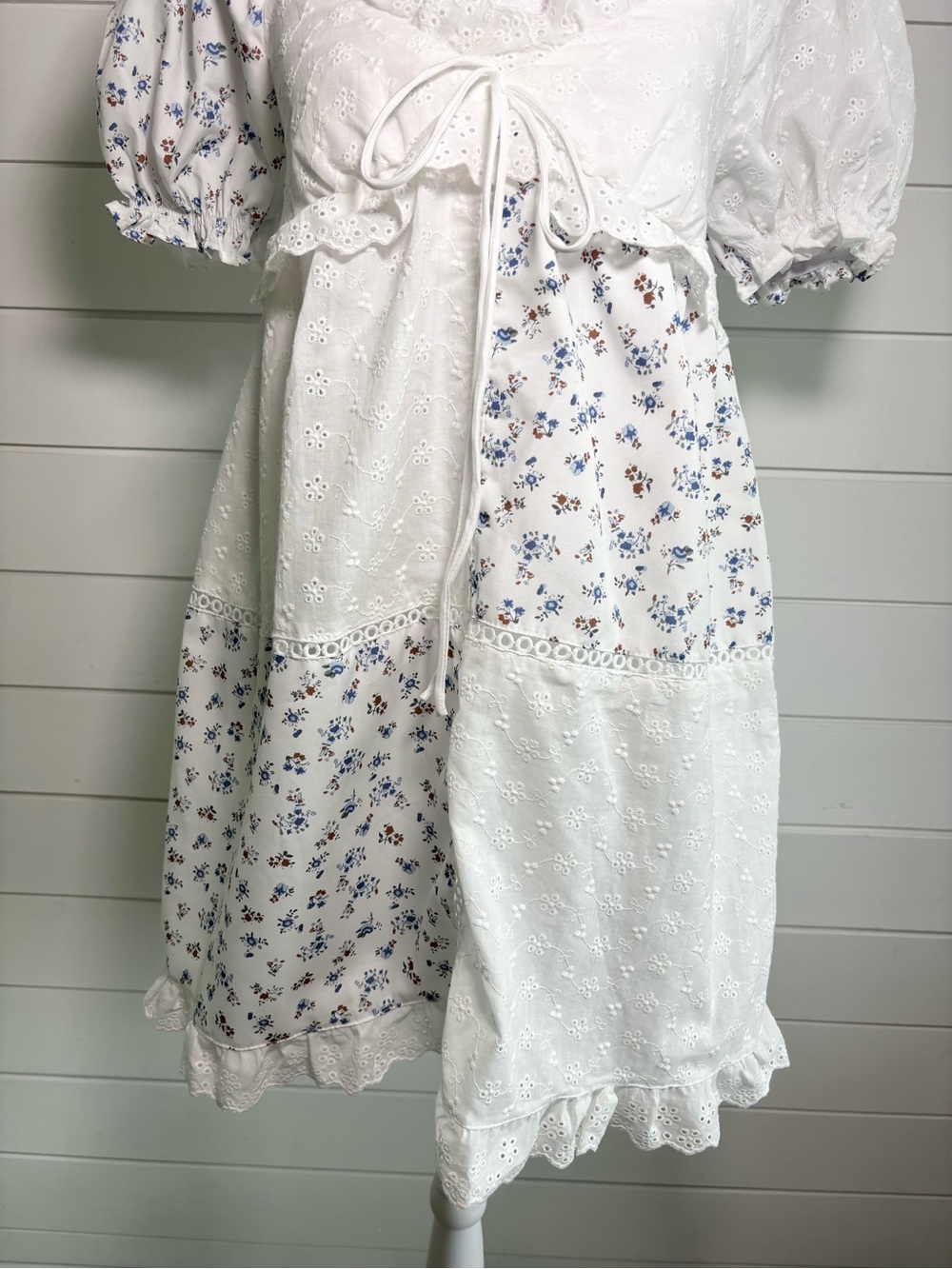 White Eyelet Floral Patchwork Puff Sleeve Babydoll Mini Dress Size S - Picture 4 of 10